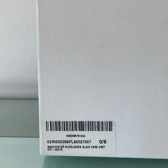 Off-White Manchester Sunglasses - Picture 14 of 14